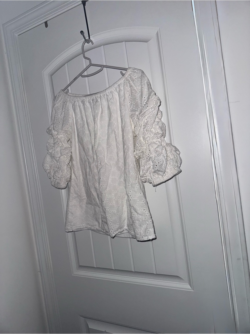 CeCe XS White Eyelet Off Shoulder Ruffle Sleeve Blouse